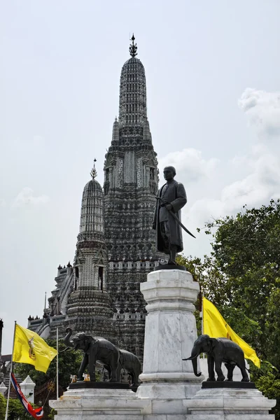 Tailândia, Bangkok, Yai District, Templo de Arun (Wat Arun Ratchawararam ) — Fotografia de Stock