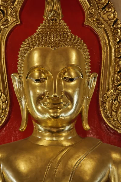 Tajlandia, bangkok, dzielnicy chinatown, yaowarat road, Świątynia traimitwitthayaram (wat traimit), 5,5 tony złoty Budda (phra sukhothai traimit) — Zdjęcie stockowe