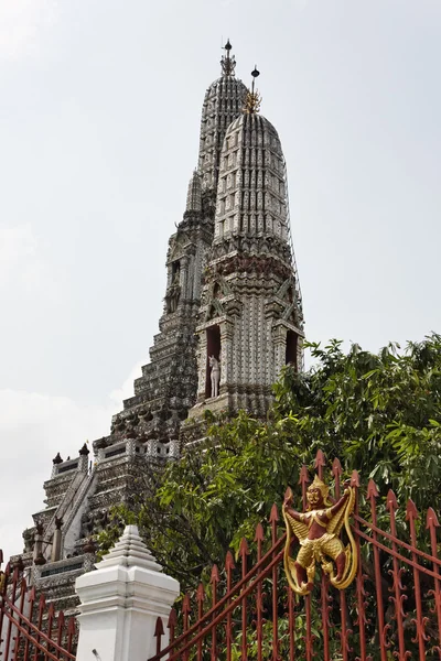 Tailândia, Bangkok, Yai District, Templo de Arun (Wat Arun Ratchawararam ) — Fotografia de Stock