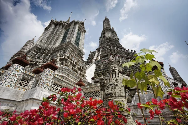 Thajsko, bangkok, yai okres, arun temple (wat arun ratchawararam) — Stock fotografie