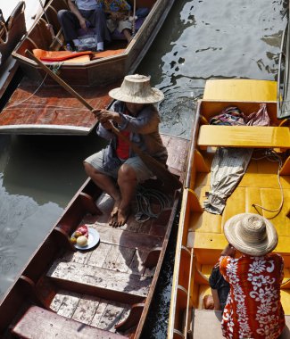 Tayland, bangkok, Tayland ahşap tekne yüzen Market