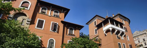 Italië, rome, garbatella, oude gebouwen gevel — Stockfoto