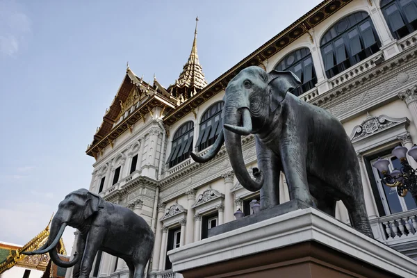 Thailand, Bangkok, Kaiserpalast, Kaiserstadt, die Fassade des Palastes — Stockfoto