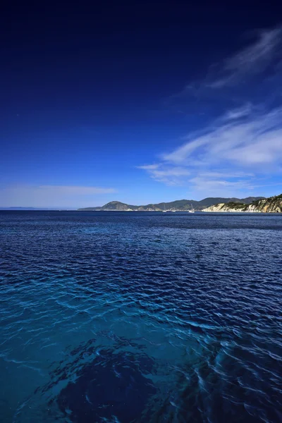 Itálie, Toskánsko, ostrov elba, pohled na pobřeží — Stock fotografie