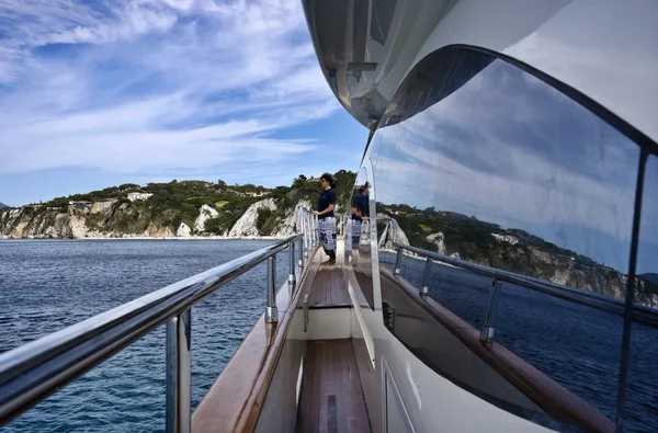 Itália, Toscana, Ilha Elba, iate de luxo Azimut 75 — Fotografia de Stock