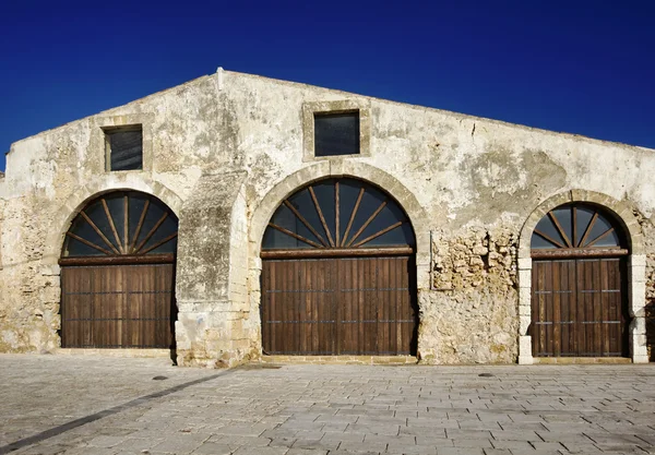 Italy, Sicily, Marzamemi, old tuna fishing factory building — Stock Photo, Image