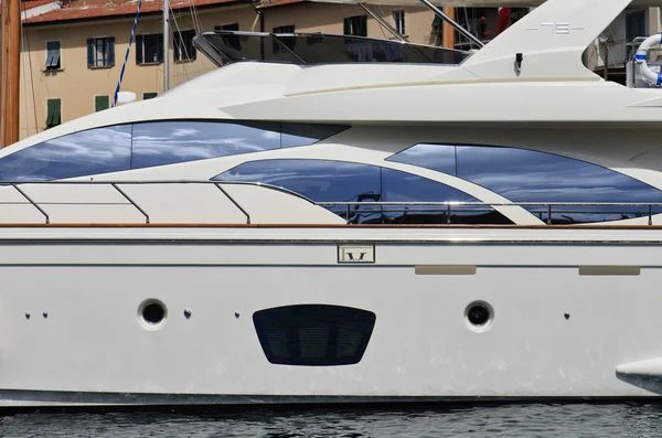 Italy, Elba Island, luxury yacht Azimut 75 'in Portoferraio port — стоковое фото
