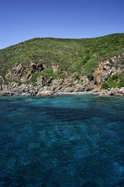 Italien, Toscana, ön elba, Visa av den klippiga kusten — Stockfoto