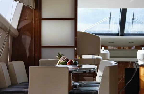 Italy, luxury yacht Azimut 75, dinette and dining table — Stock Photo, Image