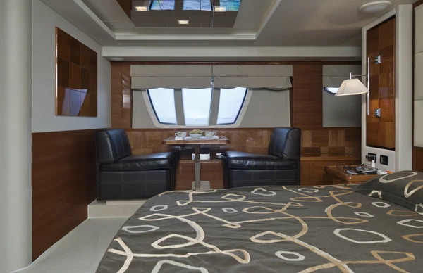 Italy, Elba Island, luxury yacht Azimut 75, master bedroom — Stock Photo, Image