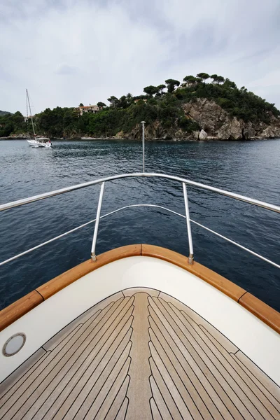 Italy, Elba Island, view of the coastline from a luxury yacht — Stock Photo, Image