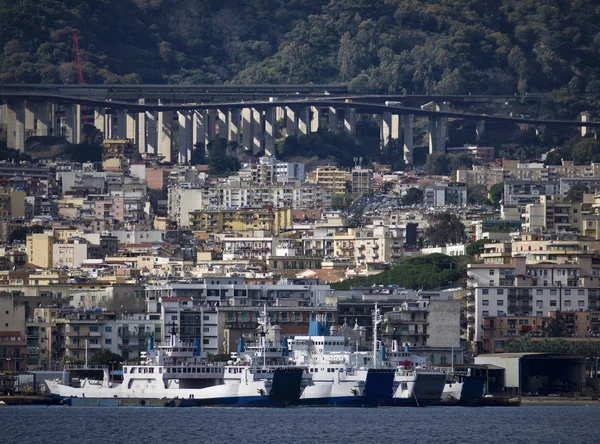 Italy, Sicily, Messina, the city and the ferryboats — Stock Photo, Image