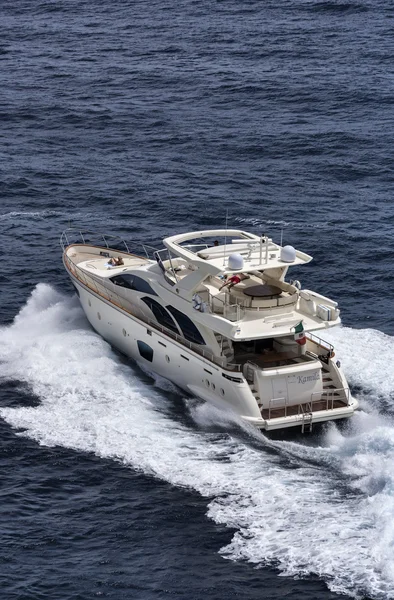Italy, Mediterranean sea, luxury yacht — Stock Photo, Image