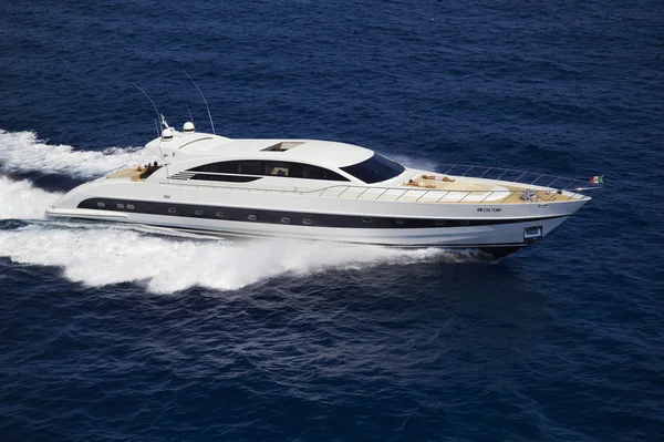 Italy, Tyrrhenian Sea, Tecnomar Velvet 35 Open luxury yacht — Stock Photo, Image