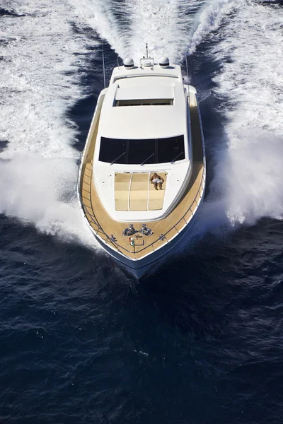 Италия, Сардиния, Тирренское море, роскошная яхта, вид с воздуха — стоковое фото