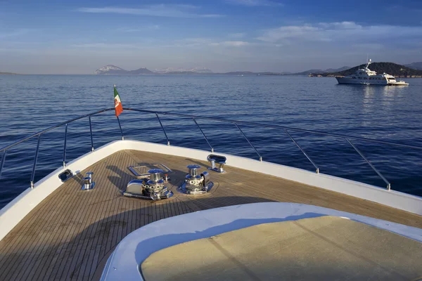 Olaszország, Sardinia, Tirrén-tenger, 35 méteres luxusjacht — Stock Fotó