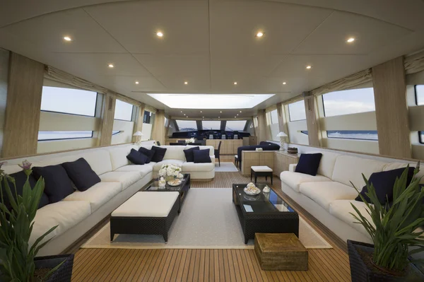 Italie, Sardaigne, yacht de luxe 35 mètres, dinette — Photo
