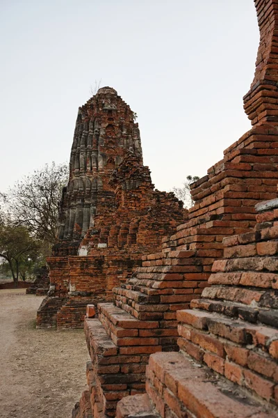 Thailand, ayutthaya, de ruïnes van de oude tempels van de stad — Stockfoto