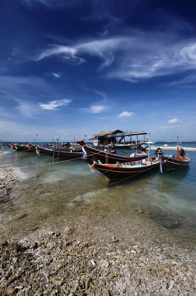 Thailand, koh phangan (phangan island), lokala fiskebåtar — Stockfoto
