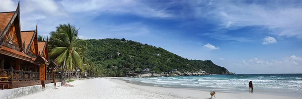 Thailand, koh phangan, resort på stranden — Stockfoto