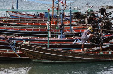 Tayland, koh phangan, yerel ahşap balıkçı tekneleri