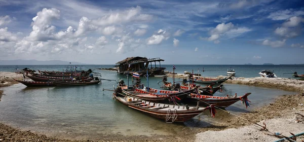 Thailand, Koh Phangan, lokale hölzerne Fischerboote — Stockfoto
