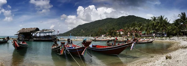 Tailandia, Koh Phangan, barcos pesqueros locales de madera — Foto de Stock