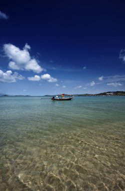 Tayland, koh samui (samui Adası), yerel ahşap balıkçı teknesi kıyıya içinde