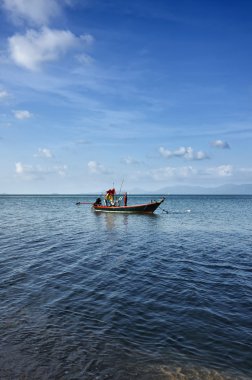 Tayland, koh samui (samui Adası), yerel ahşap balıkçı teknesi kıyıya içinde