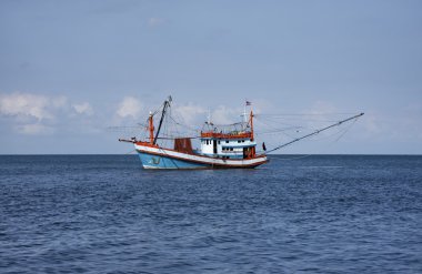 Tayland, mu koh angthong ulusal deniz parkı, yerel balıkçı teknesi