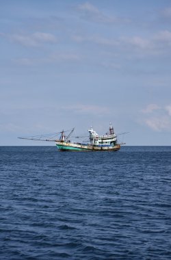 Tayland, mu koh angthong ulusal deniz parkı, yerel balıkçı teknesi