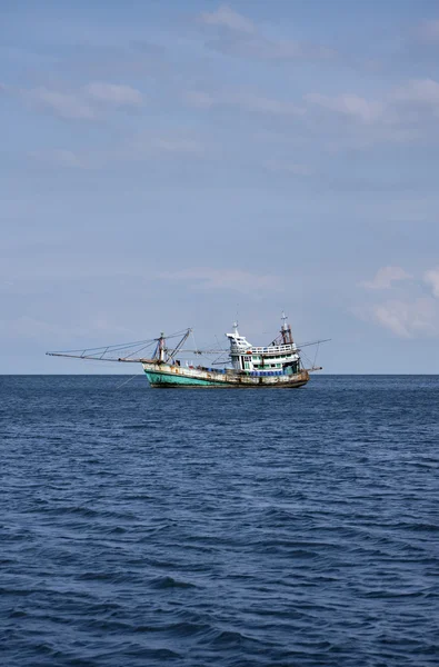 泰国，亩岛安通国家海洋公园，本地钓鱼船 — 图库照片