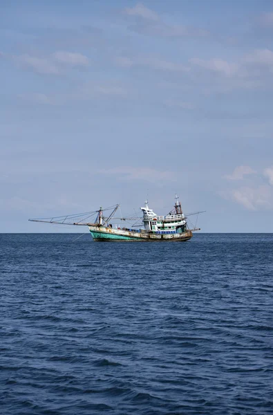 Tailandia, MU KOH ANGTHONG Parque Nacional Marino, barco de pesca local — Foto de Stock