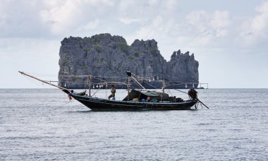 Tayland, mu koh angthong ulusal deniz parkı, yerel balıkçı tekneleri