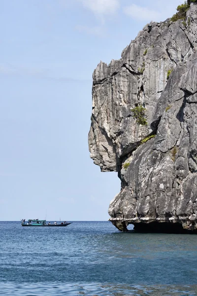 Tayland, mu koh angthong ulusal deniz parkı, yerel balıkçı teknesi — Stok fotoğraf