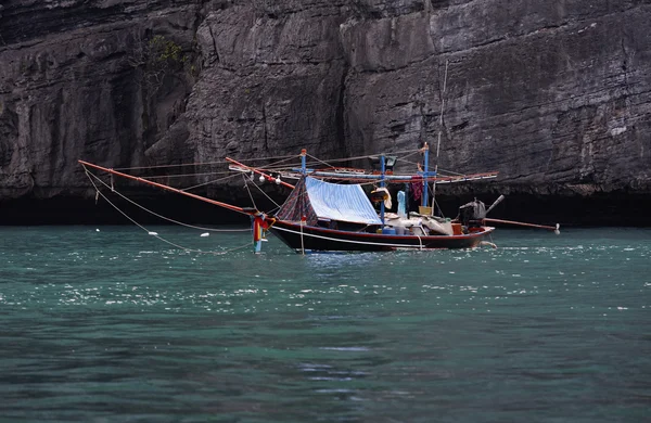 Ταϊλάνδη, mu koh angthong εθνικού θαλάσσιου πάρκου, το τοπικό αλιευτικό σκάφος — Φωτογραφία Αρχείου