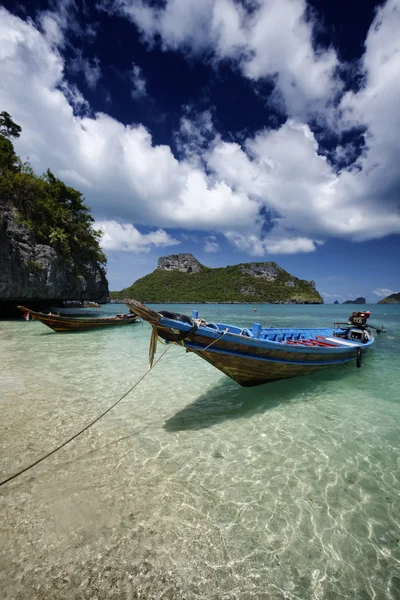 Thailand, mu koh angthong national marine park, lokale fischerboote — Stockfoto
