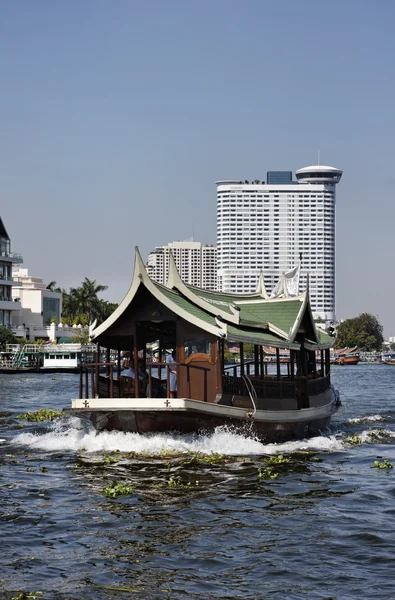 Thajsko, bangkok, pohled od řeky chao praya a panorama města — Stock fotografie