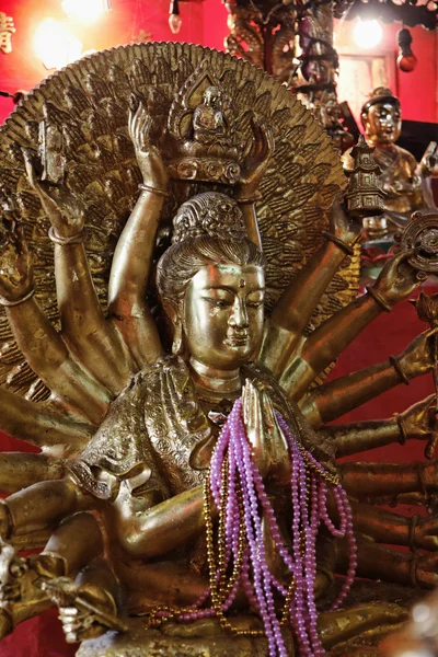 Thailand, Bangkok, Chinatown, Buddhist temple, golden Buddha statue — Stock Photo, Image