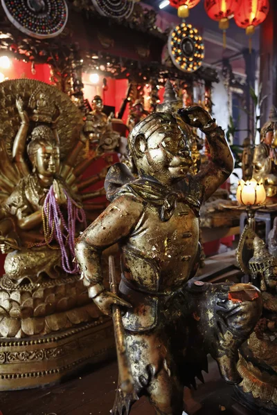 Thailand, Bangkok, Chinatown, Buddhist temple, golden statue — Stock Photo, Image