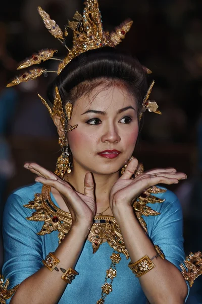 Thaiföld, Bangkok, a rózsakertben, thai táncos — Stock Fotó