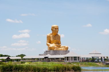 lord Buda'nın baş altın heykeli