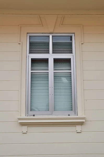 Finestra e finestra — Foto Stock