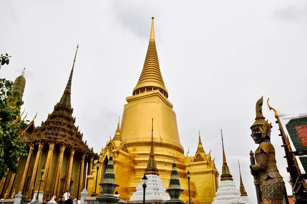大皇宫玉佛寺在曼谷，泰国 — 图库照片