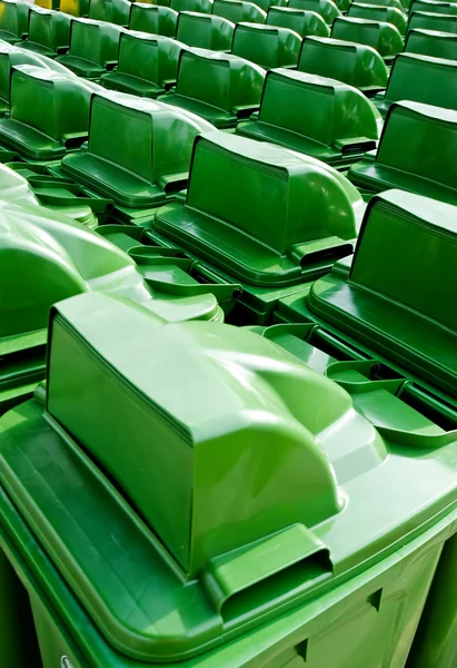 Verde deixa várias caixas — Fotografia de Stock