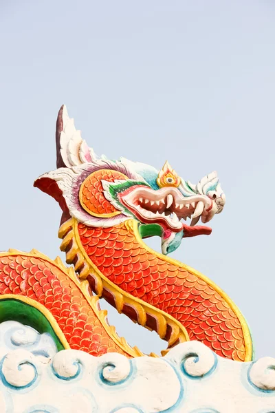 Decorazione in stile cinese con stucco, WatSamarn, Chachaengsao, Tha — Foto Stock