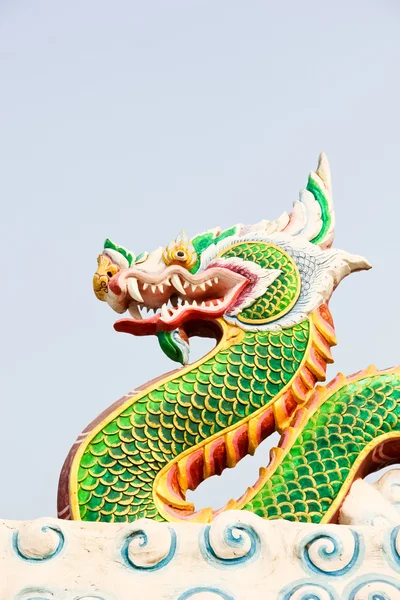 Dekoration im chinesischen Stil mit Stuck, Watsamarn, chachaengsao, tha — Stockfoto