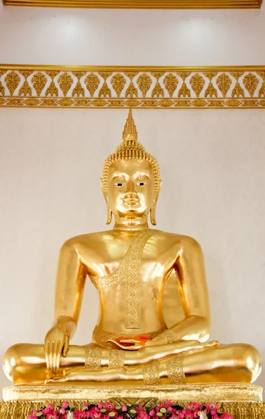 Estátuas da religião de Buda WatSamarn, Chachaengsao, Tailândia — Fotografia de Stock