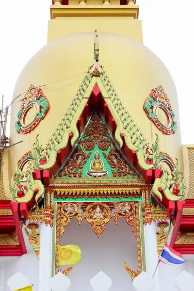 El edificio del templo se encuentra en el Chachoengsao, Tailandia — Foto de Stock