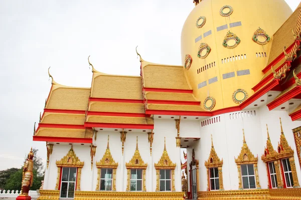 L'edificio del tempio si trova al Chachoengsao, Thailandia — Foto Stock